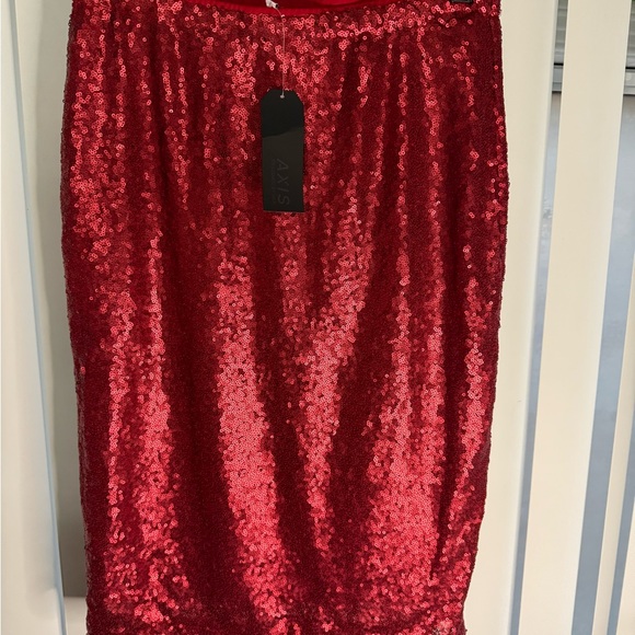 Elegant Red Sequin Pencil Skirt - Picture 8 of 12
